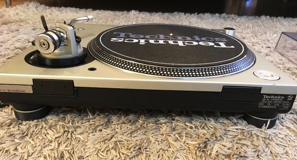     原文:【 元箱付・動作確認済 良品 】TECHNICS SL-1200 Mk3 D シルバー 1台