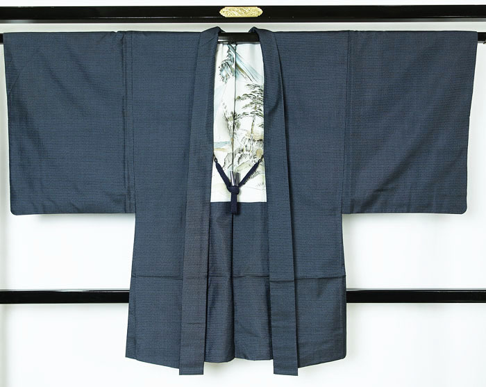男物 羽織 大島紬 １００亀甲織 羽織紐付き 適応身長１６５ｃｍ位 正絹 10954