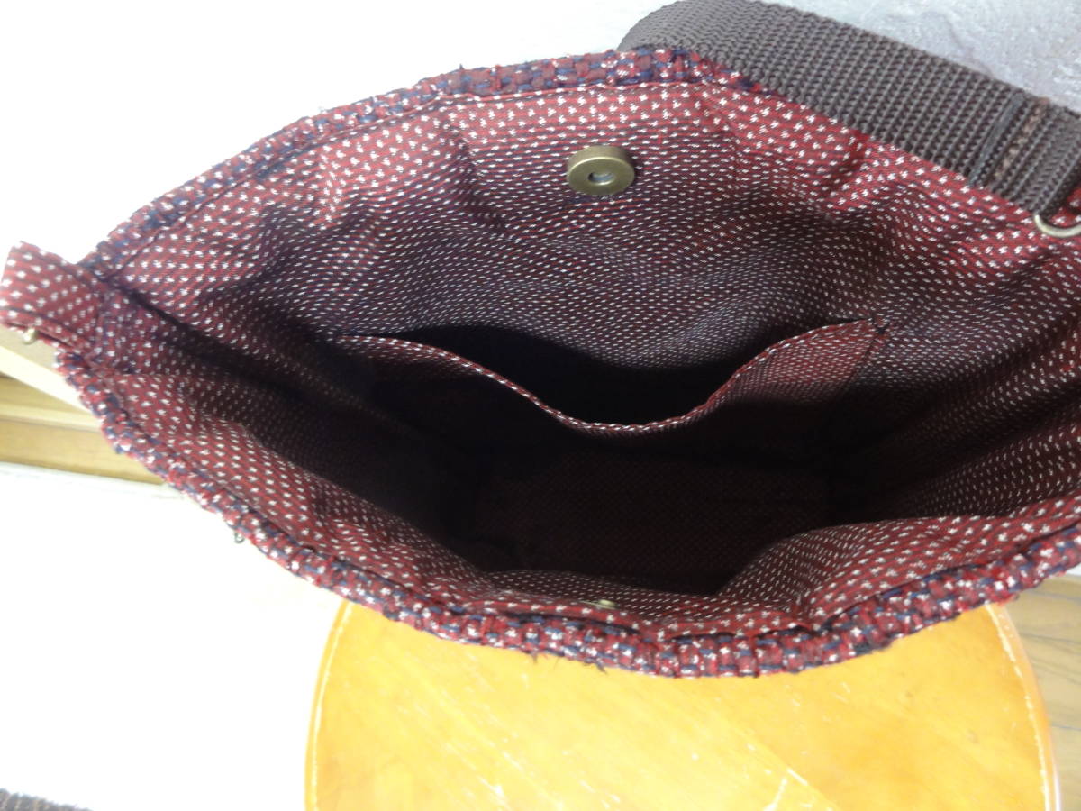 古布で裂織り★ぴりかの裂き織りバッグ★泥大島紬・可愛い赤色・ミニショルダー_内ポケットは一つあります