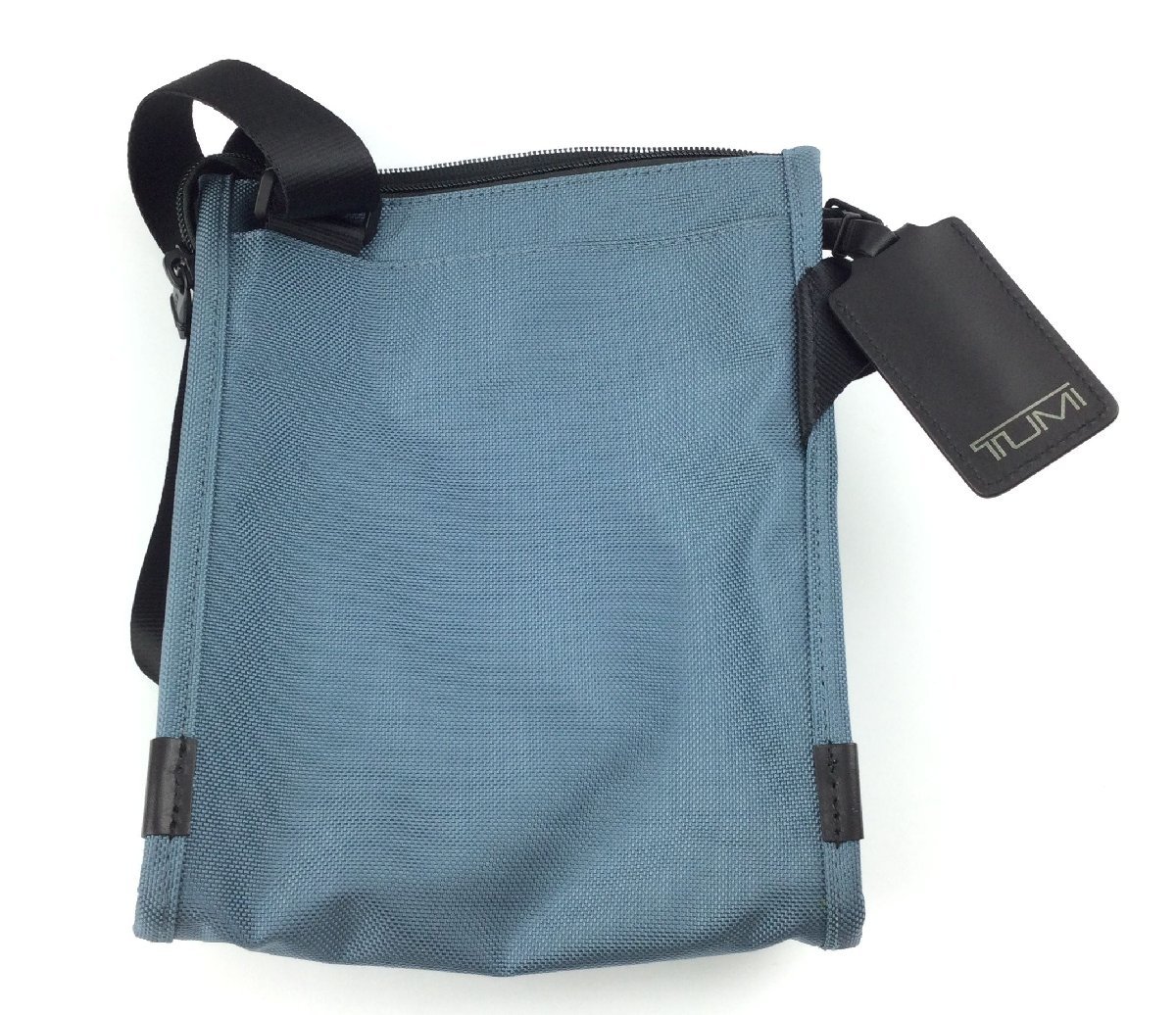 美品 TUMI/トゥミ ショルダーバッグ 肩掛けバッグ 斜めかけ ブルー 収納多数 軽量 小型BAG バッグ 鞄　HOe0085-E_画像4