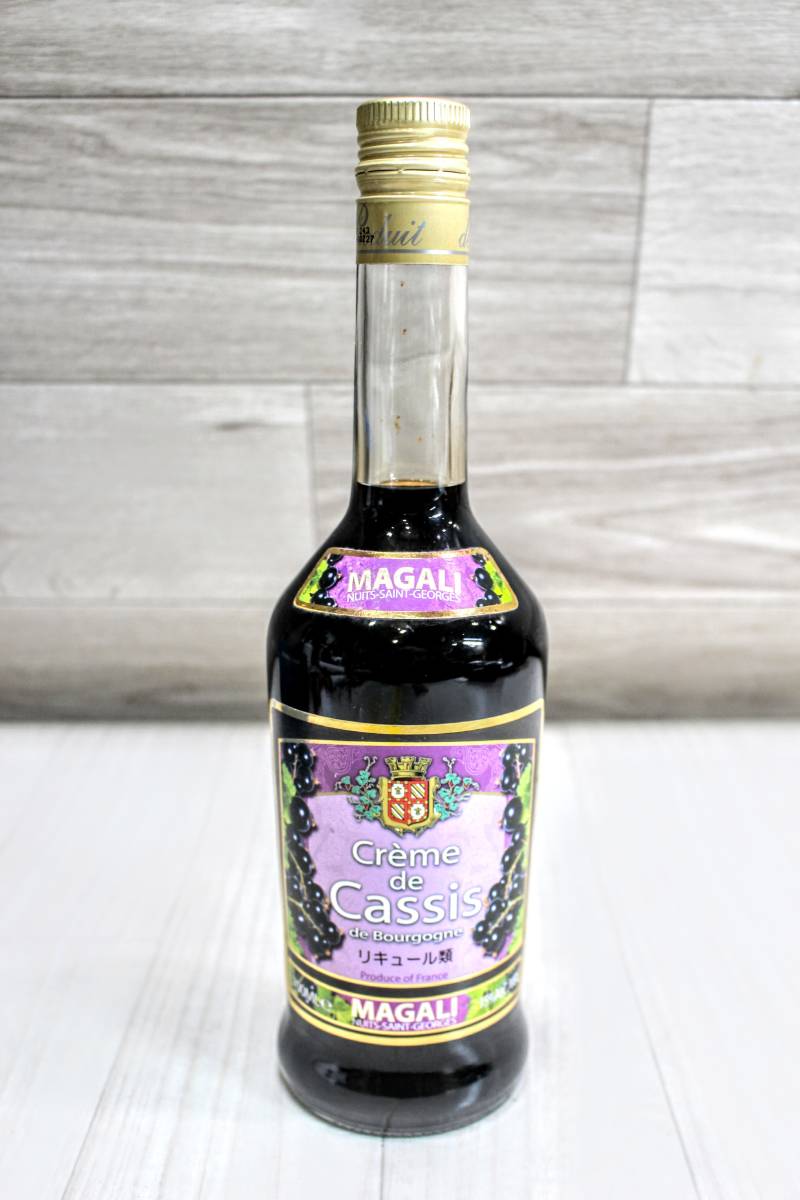 X11C278【本州送料無料】MAGALI Creme de Cassis リキュール類　700ml 15% 未開栓_画像1