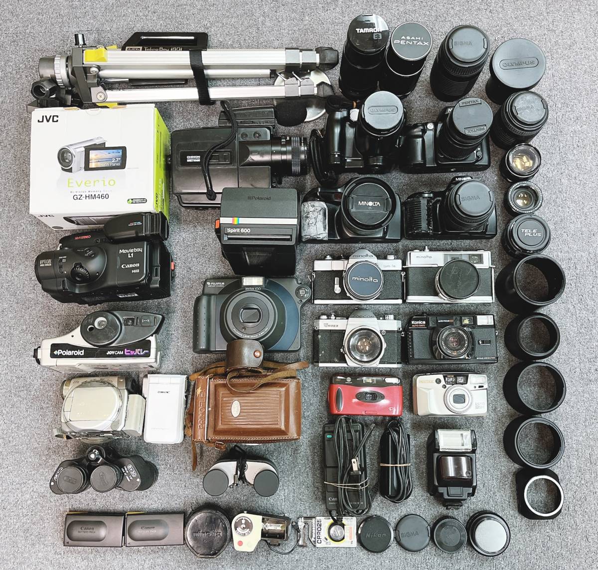 K：大量 カメラ ビデオ レンズ アクセサリーなど まとめて（ニコン・キャノン・ミノルタ・オリンパス・富士フィルムなど色々）_画像1