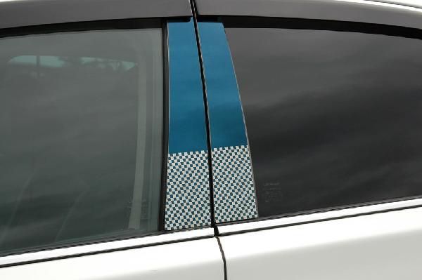 ファサネイトピラー　市松模様風　ＲＦ３　前期　ステップワゴン　２Ｐ 鏡面ＨＹＰＥＲ　ブルー　カーパーツ_画像1