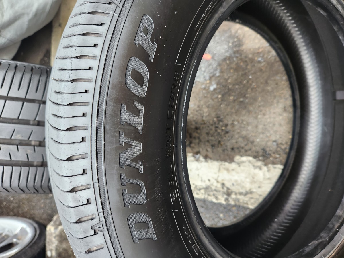 バリ溝ですが★20'0年製　吸音スポンジ付き　　　　　ダンロップ　195/65R15　2本だけ_画像4