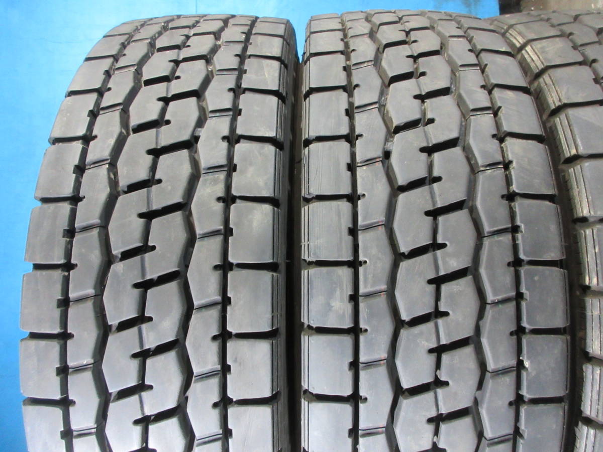 残溝99％ 2020年製 TOYO M636 245/70R19.5 136/134J 4本 №06513 室内保管 トーヨ―タイヤ ミックスタイヤ トラックタイヤ MIX TB 大型_画像2