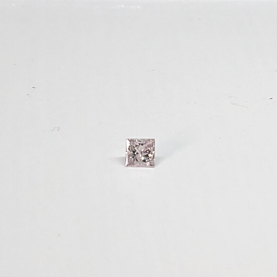 天然 0.164 ct ピンク ダイヤモンド Natural untreated 0.164ct Light Pink I2 ルース 裸石_画像2