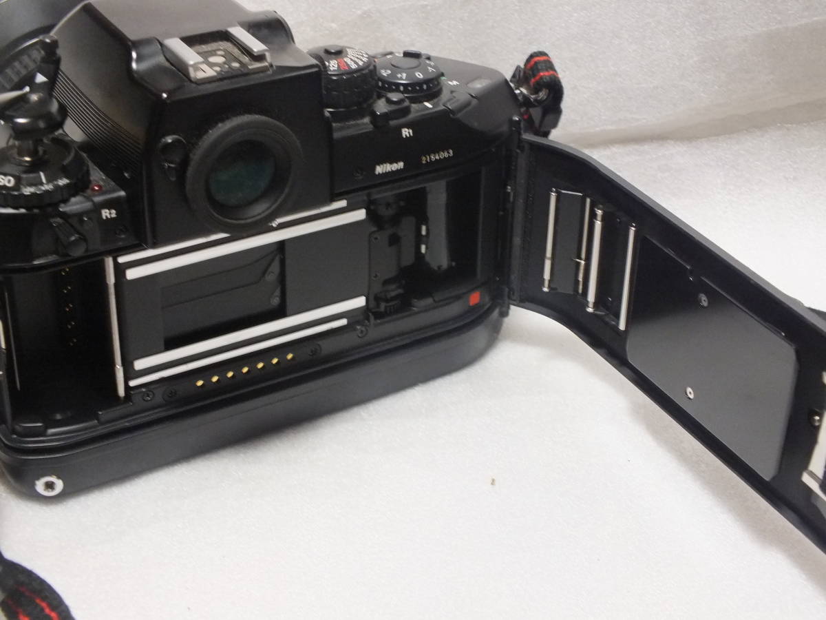 ニコンの最高峰カメラ Nikon F4 標準ズームレンズ付 カメラ ニコンの最高峰カメラ Nikon F4 標準ズームレンズ付 カメラ