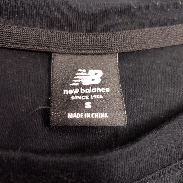 K202 New Balance 半袖 カットソー S ブラック エッセンシャルズ アイコン ラインナップ アーカイブ 広告 プリント メンズ ニューバランス_画像8