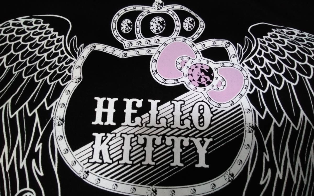 ☆レディース☆ HELLOKITTY ☆バックに羽根つきキティちゃん長袖パーカー&ロゴ入りのショートパンツ２点セットです(o^―^o)サイズＬ☆_画像2