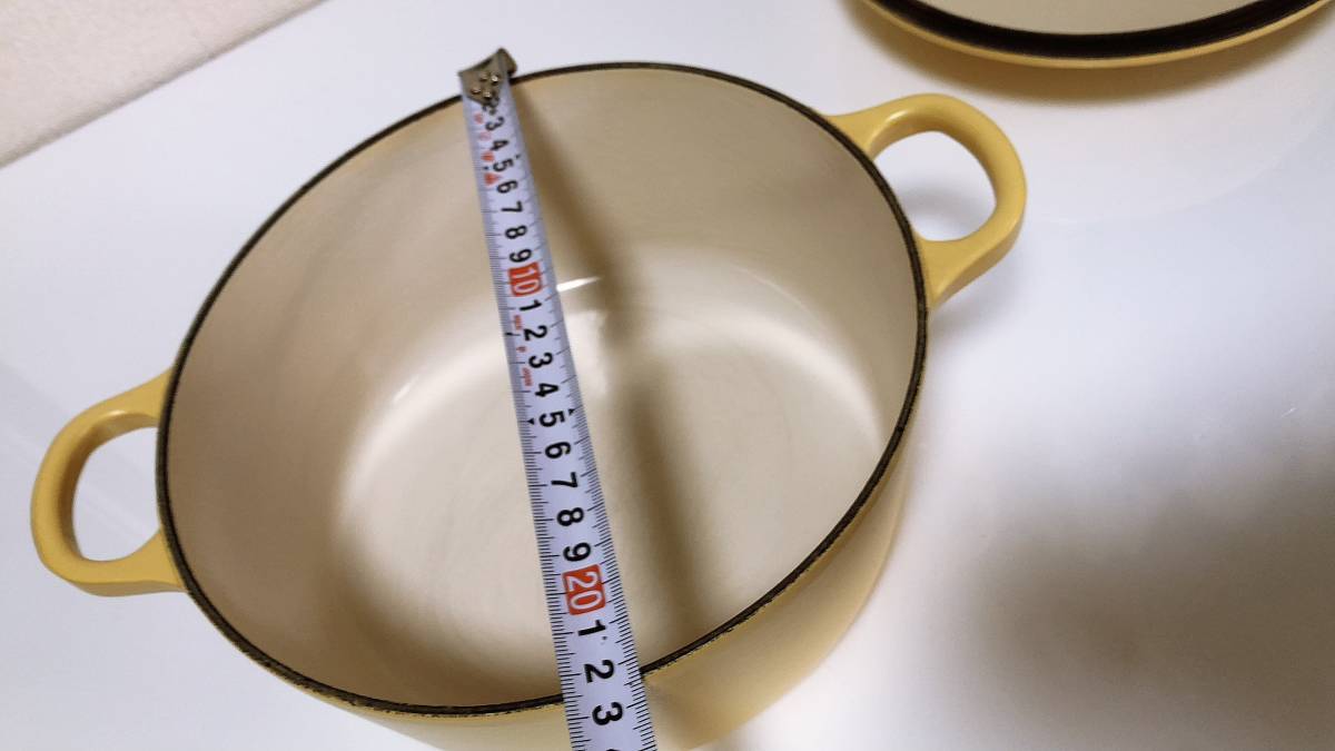 ◆◇　R811) LE CREUSET/ルクルーゼ イエロー 22cm 両手鍋 ホーロー鍋 調理器具　◇◆_画像6