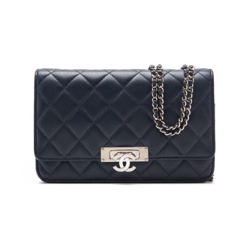 CHANELシャネルマトラッセ チェーンウォレット ラムスキン ネイビー(シルバー金具)レディースウォレット 折財布 レディース