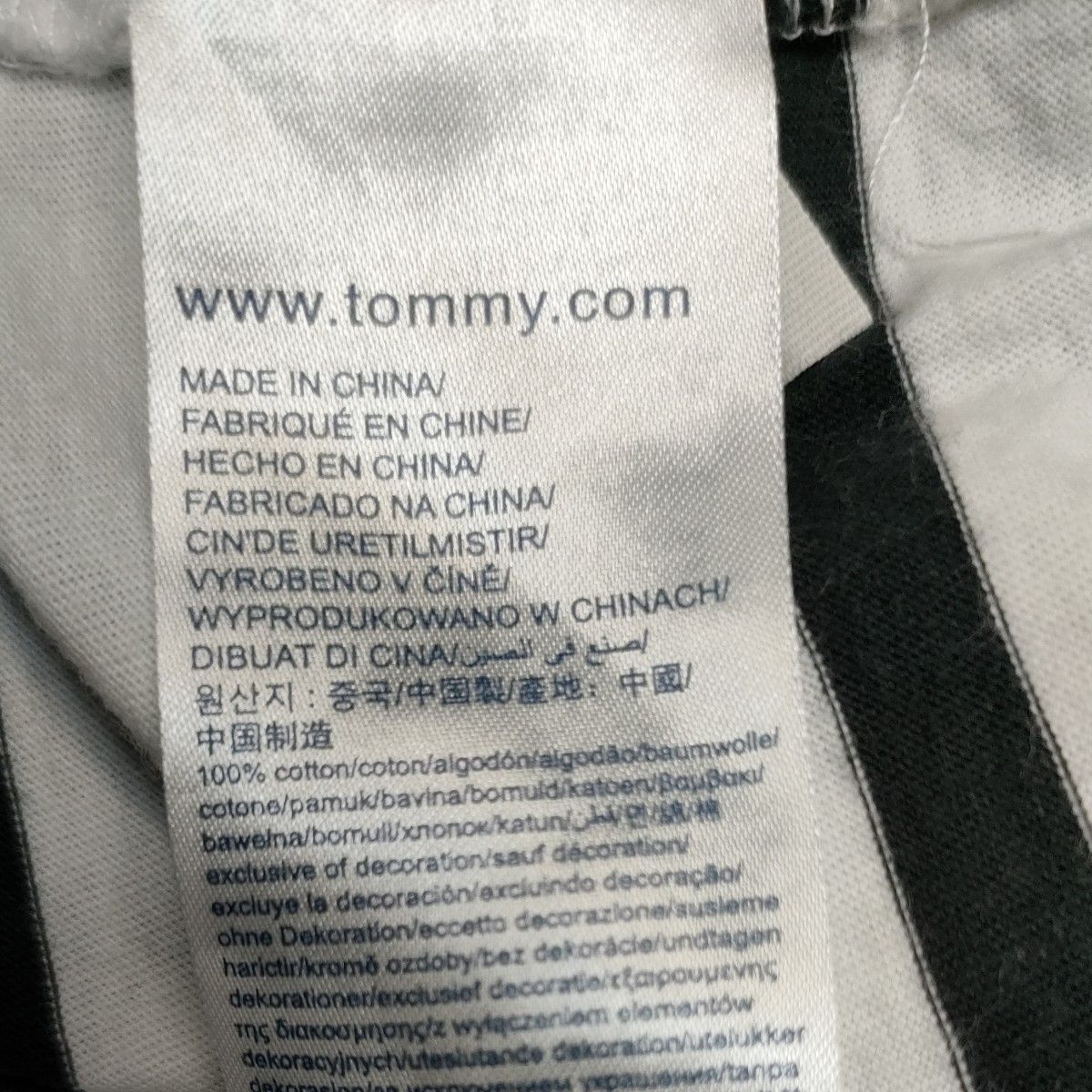 トミージーンズ半袖ＴシャツL　ホワイト×ブラックボーダー　TOMMY JEANS「M」の赤文字がおしゃれプリントトミーヒルフィガー