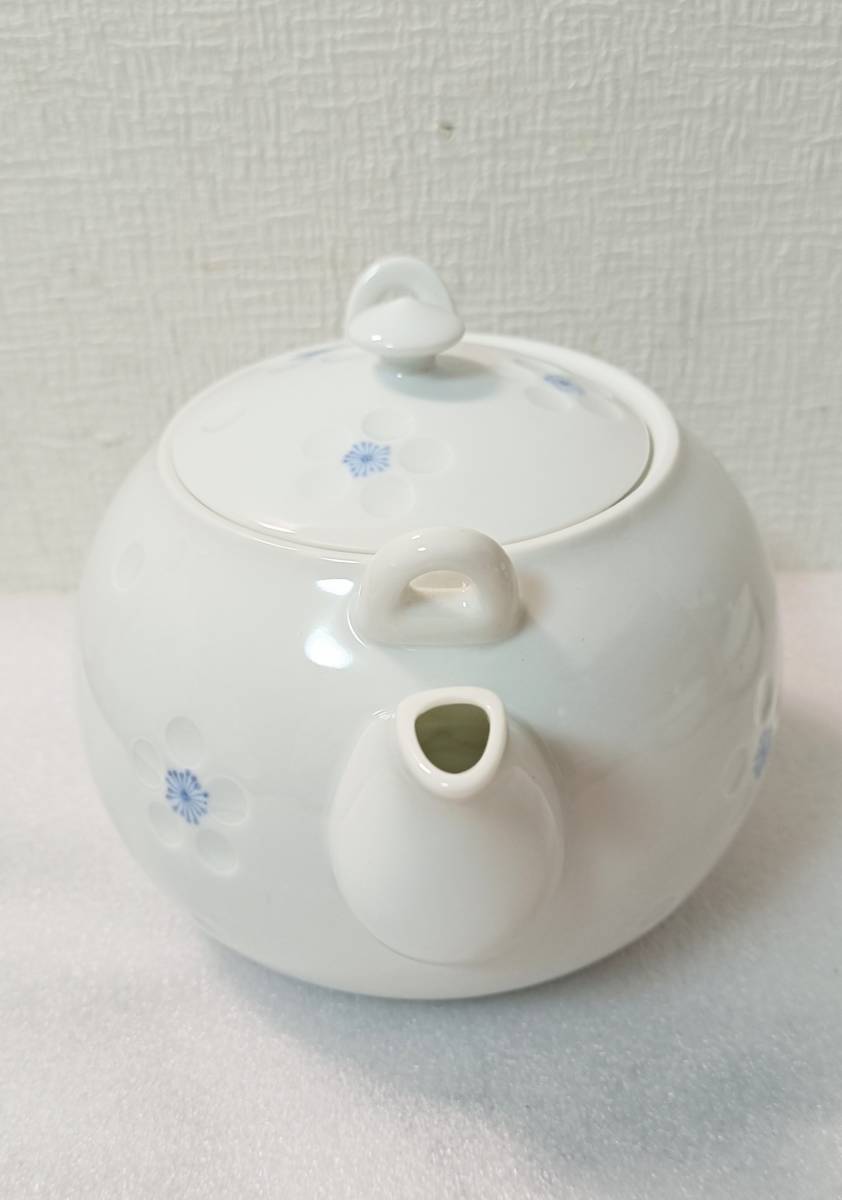 NN0808　０３４　未使用品　美濃　盛山窯　白梅御茶器揃　急須　蓋付き湯　５客　共箱付き　梅紋　陶器　骨董　煎茶道具　茶器セット　_画像5