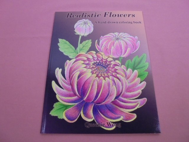 * иностранная книга [ Realistic Flowers - A hand-drawn coloring book - ] Queenie Wong