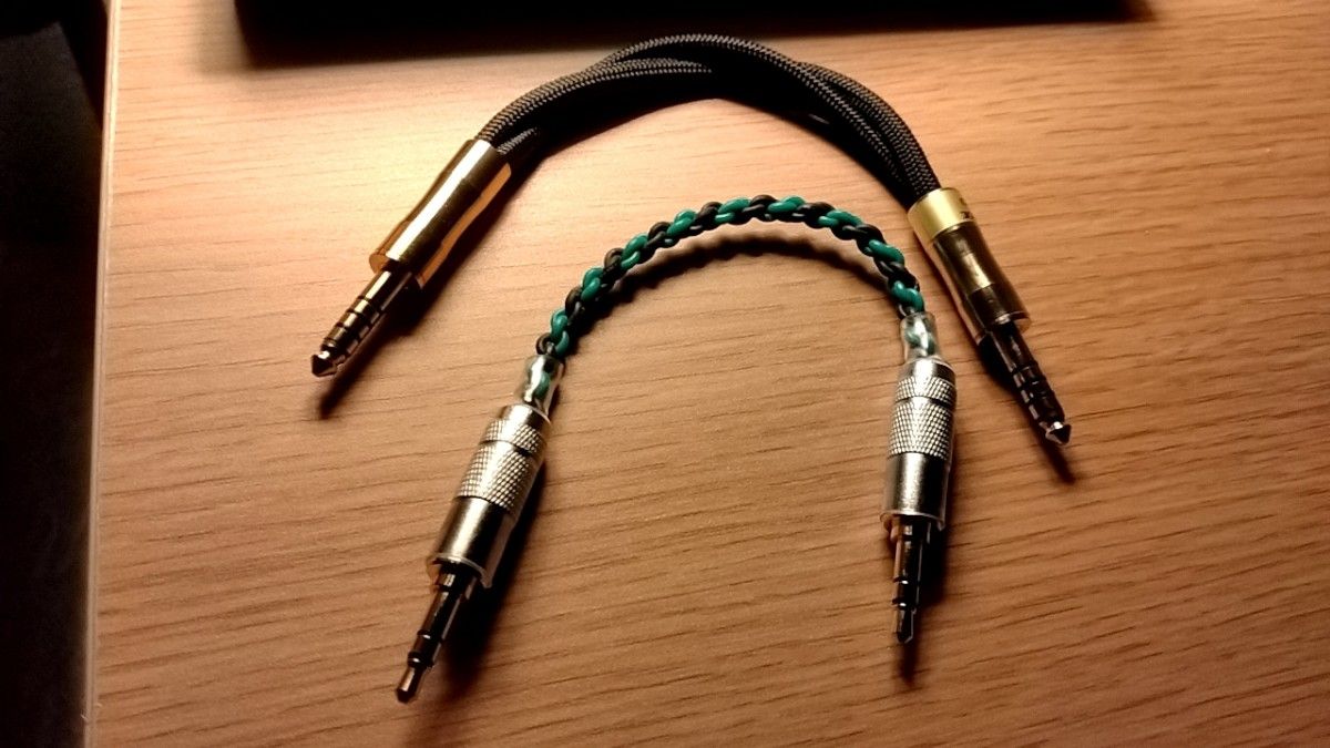 おまけ付き】JE-FI1-S Brass(4 4mm to 4 4mm)ESSENCE AUDIO おまけ付き】JE-FI1-S Brass(4 4mm to 4 4mm)ESSENCE AUDIO
