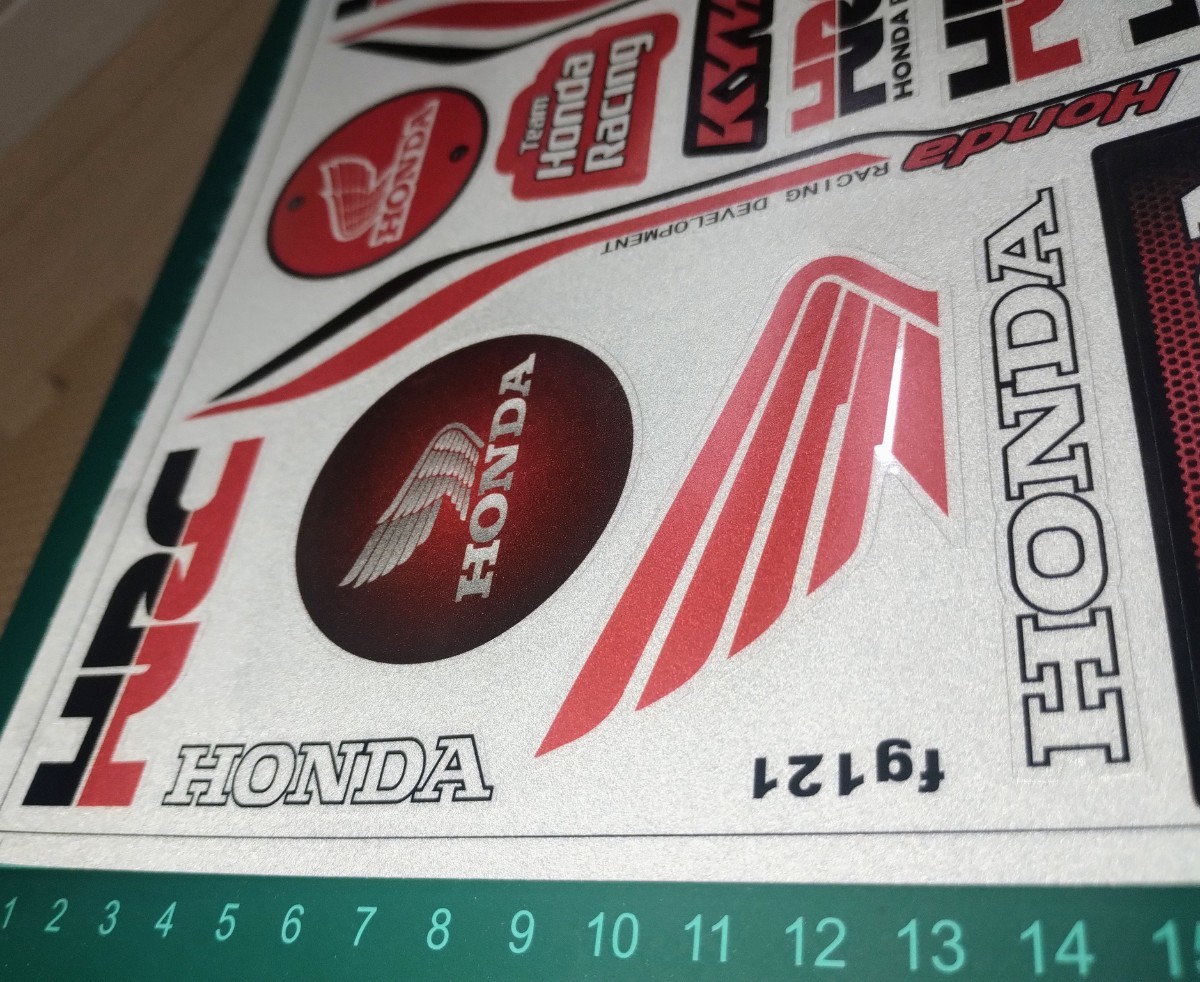 MotoGP HONDA ホンダ レーシング　HRC　防水反射ステッカーヘルメットステッカー MotoGP バイクステッカー AGV　KYB ★サイズ　25 x 30cm_画像4