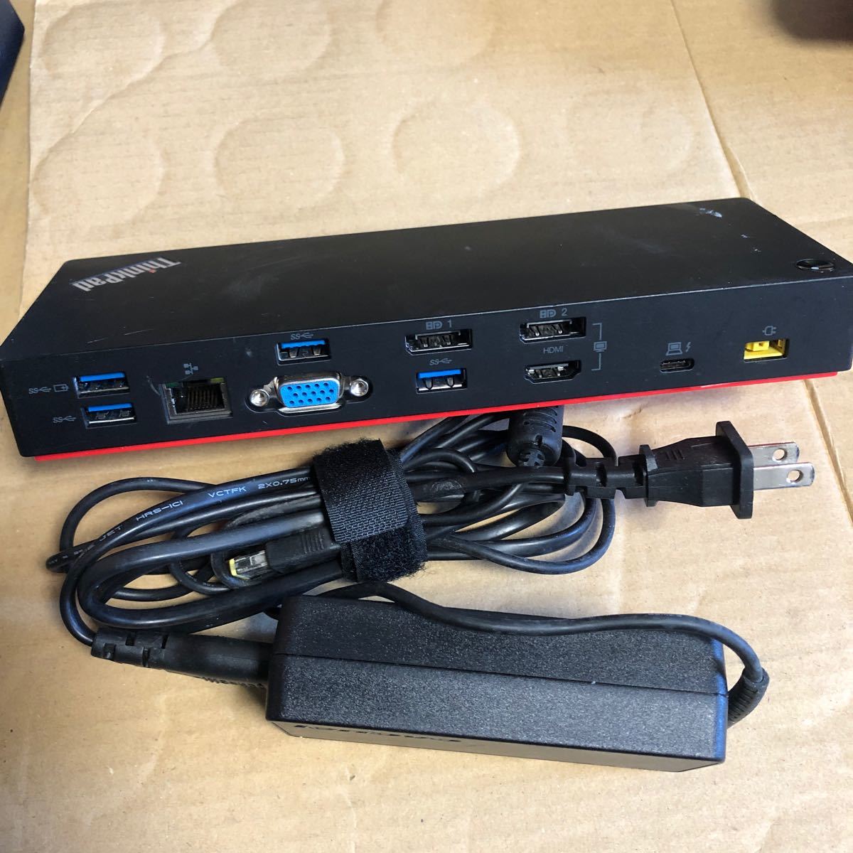 (2-60)ドッキングステーション Lenovo Thunderbolt 3 Dock DBB9003L1 現状品_画像2