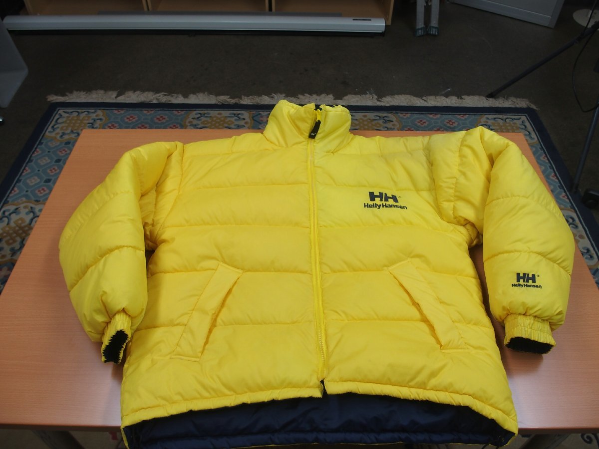 s001 Z15 ヘリーハンセン Helly Hansen リバーシブル ダウンジャケット ラージサイズ 中古品_画像1