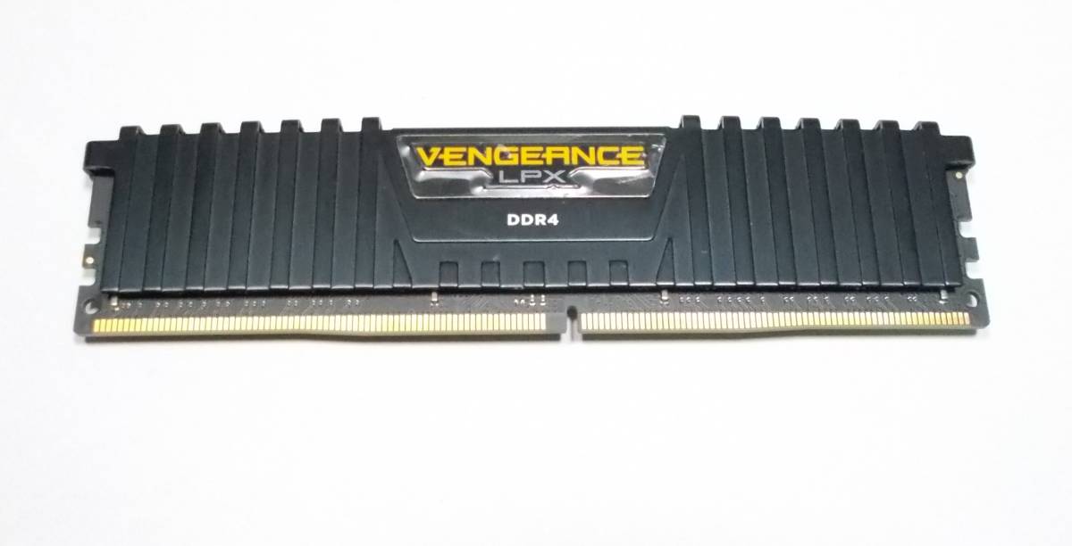 CORSAIR　VENGEANCE LPX　DDR4-2666 PC4-21300　16GB　XMP対応　DDR4メモリ　メモリテストエラー　ジャンク品_画像1