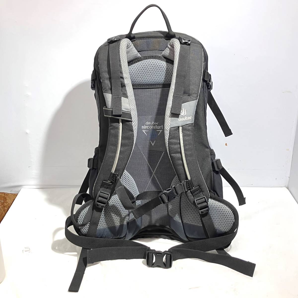 (志木)deuter/ドイター FUTURA フューチュラ 22 レインカバー付き ブラック系 リュックサック ザック バックパック 登山 アウトドア_画像4