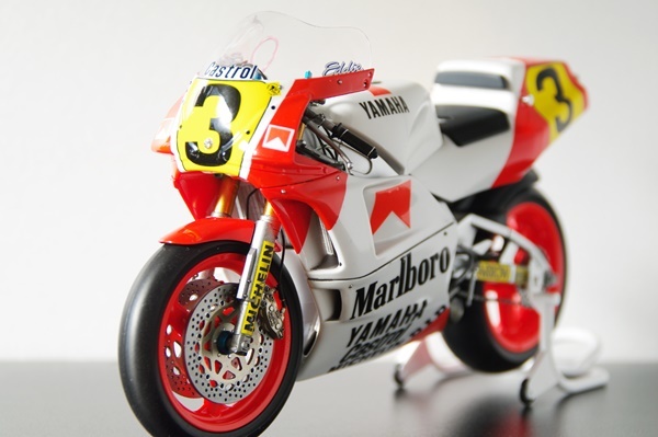 ★1/12 Marlboro YAMAHA YZR500(OW98) 塗装完成品（ハセガワ製）_画像1