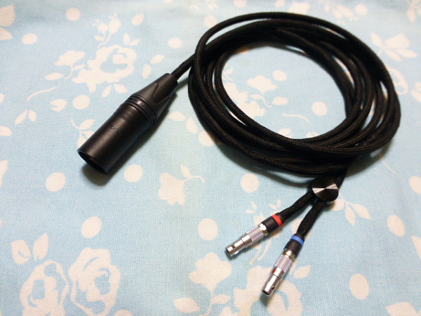 Ultrasone Edition 15 Jubilee 25 用ケーブル MOGAMI 2534 200cm Ultrasone Edition 15 Jubilee 25 用ケーブル MOGAMI 2534 200cm