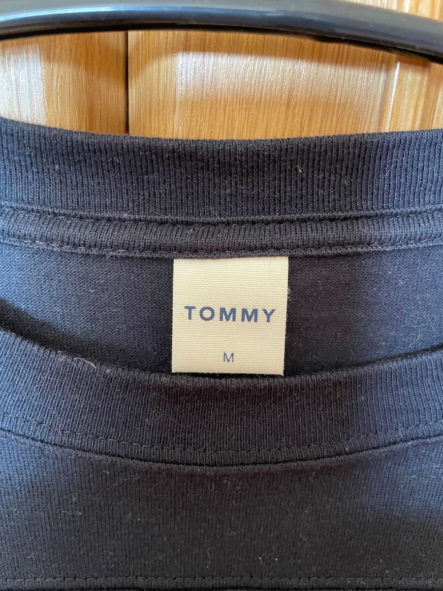 《新品》Mサイズ　TOMMY HILFIGER トミーヒルフィガー　ロングTシャツ　ブラック　長袖