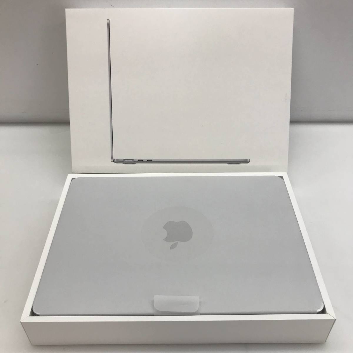 Yahoo!オークション - apple MacBook Air 13.6インチ M2 2022 Yahoo!オークション - apple MacBook Air 13.6インチ M2 2022