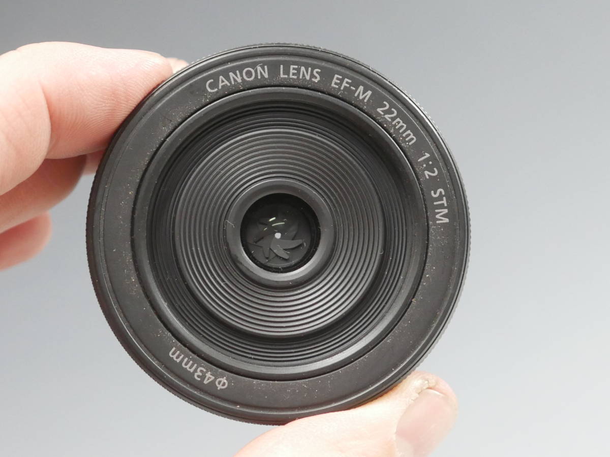 ◆Canon パンケーキレンズ【CANON LENS EF-M 22mm 1:2 STM】単焦点 USED品 ブラック EOS Mシリーズ キヤノン_画像4