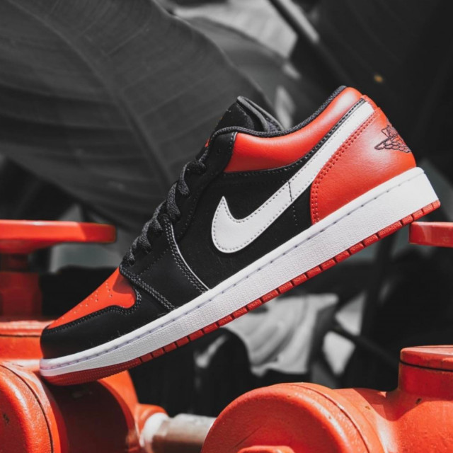 新品 27 NIKE AIR JORDAN 1 LOW 赤 黒 白 レッド ブラック 新品 27 NIKE AIR JORDAN 1 LOW 赤 黒 白 レッド ブラック