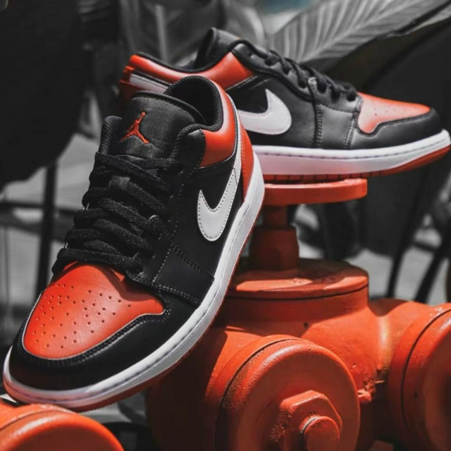 新品 27 NIKE AIR JORDAN 1 LOW 赤 黒 白 レッド ブラック 新品 27 NIKE AIR JORDAN 1 LOW 赤 黒 白 レッド ブラック