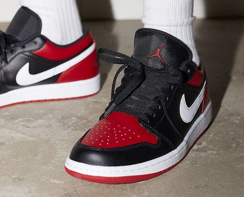 新品 27 NIKE AIR JORDAN 1 LOW 赤 黒 白 レッド ブラック 新品 27 NIKE AIR JORDAN 1 LOW 赤 黒 白 レッド ブラック