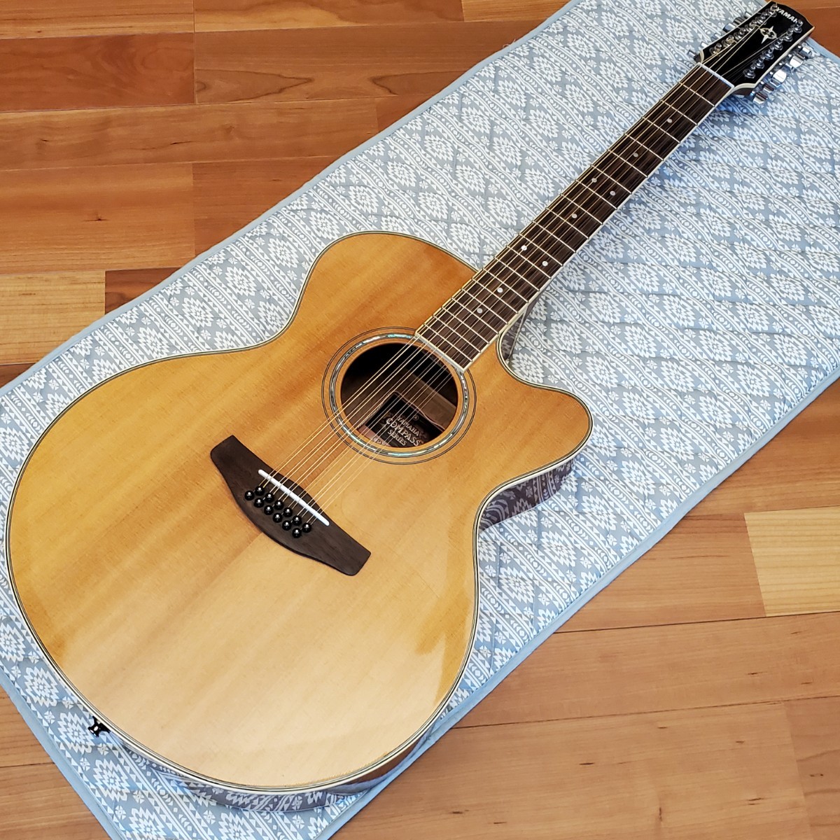 ヤマハ12弦アコースティックギターCPX700Ⅱ-12　中古