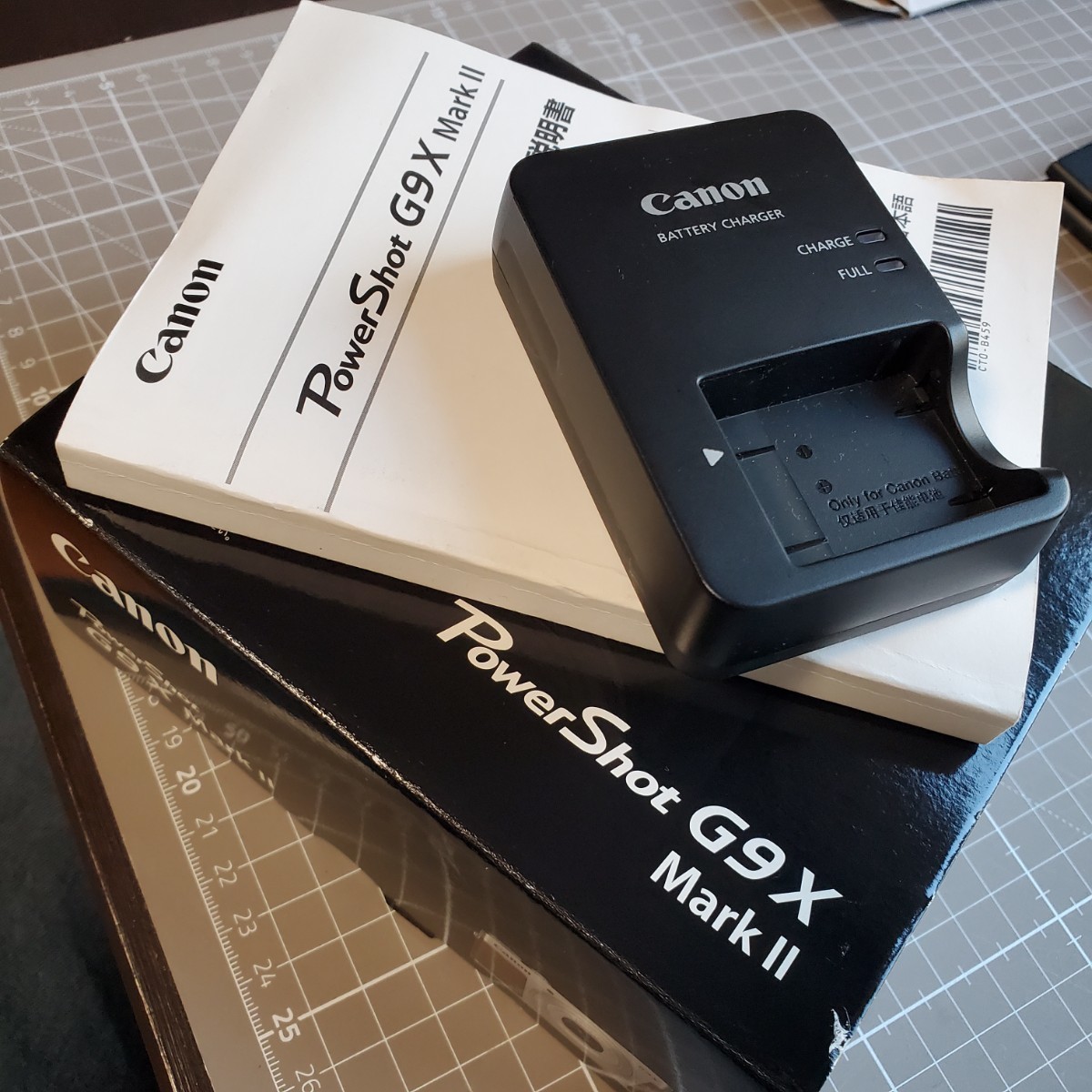 Canon PowerShot G9X mark ll　キヤノン　パワーショットG9X Mark ll　黒色　中古美品_取説、充電器、箱、充電池、ストラップ有り