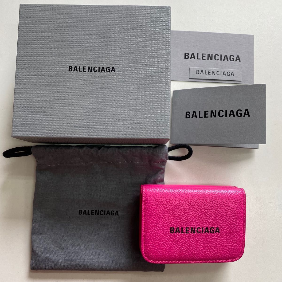 極美品 人気カラー バレンシアガ BALENCIAGA ピンク 三つ折財布_画像8