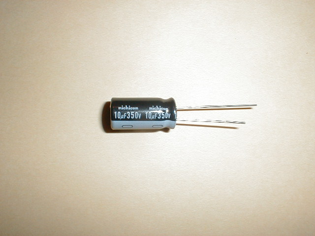 ニチコン　電解コンデンサー　350V　10μF　4個　14_直径１０×高２０ｍｍ