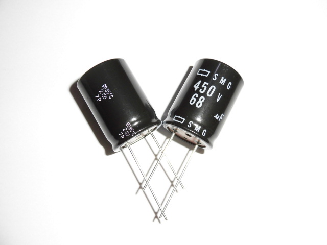 日本ケミコン　高耐圧・電解コンデンサー　450V　68μF　2個_直径２２×高３０ｍｍ