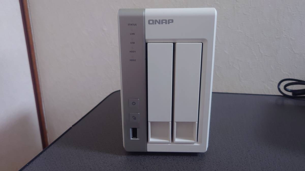 QNAP　TS-220　Turbo　NAS_画像1