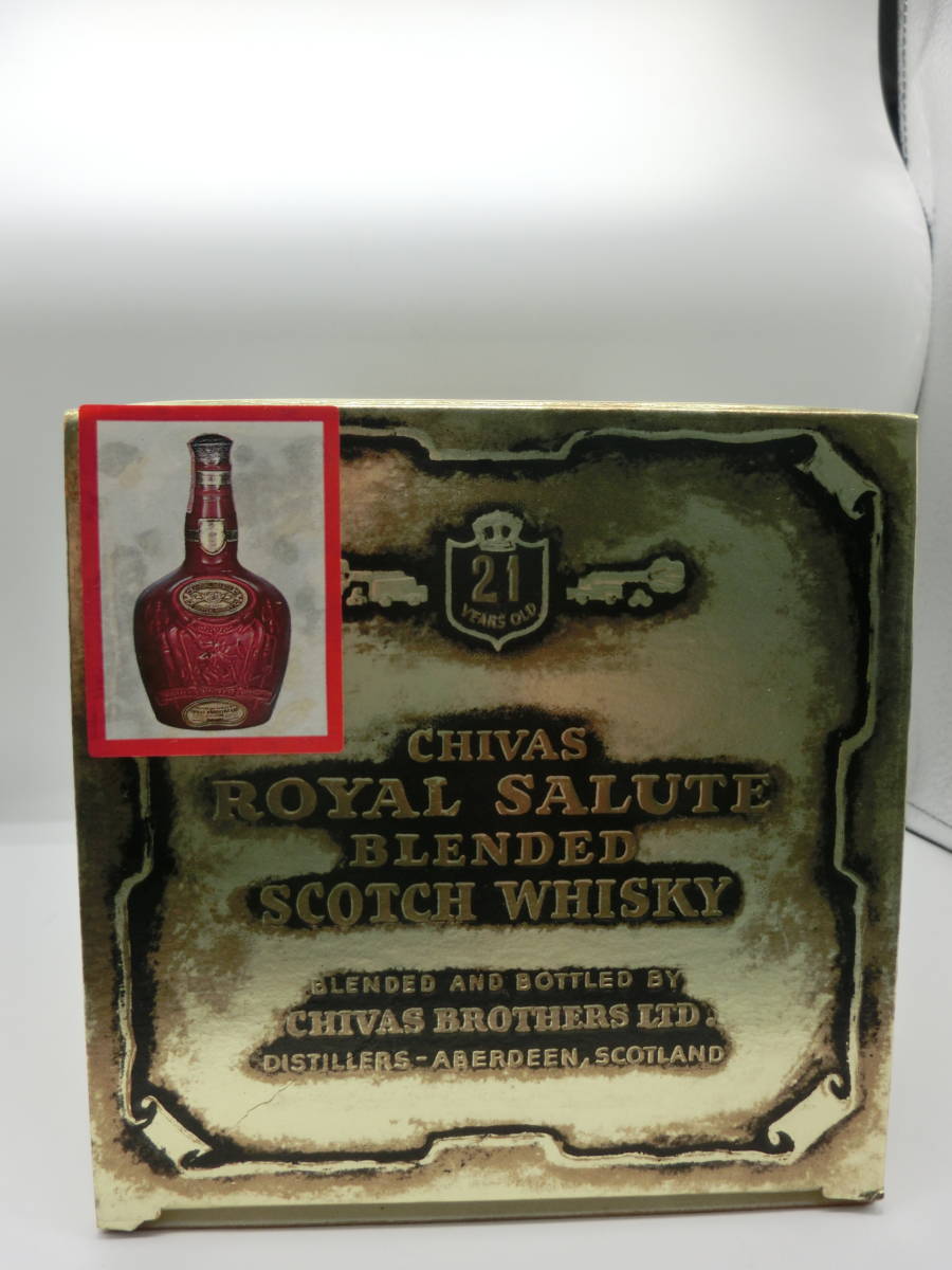 《・CHIVAS ROYAL SALUTE・21YEAR OLD・シーバスロイヤルサルート・容量、７００ｍｌ・アルコール分、43度・陶器ボトル・未開栓、保管品》_画像10