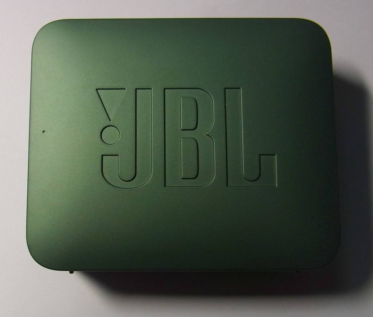 YI ア11-135 JBL GO2 Bluetoothスピーカー モスグリーン IPX7防水 中古_画像2