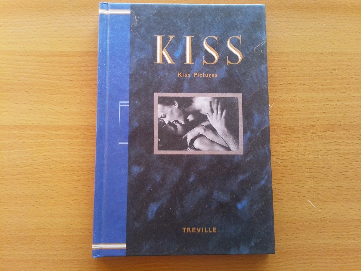 即決 KISS 写真集 Helmut Newton/Bob Carlos Clarke/Robert Mapplethorpe/George Platt Lynes/Robert Doisneau/Henri Cartier-Bresson 他_画像1