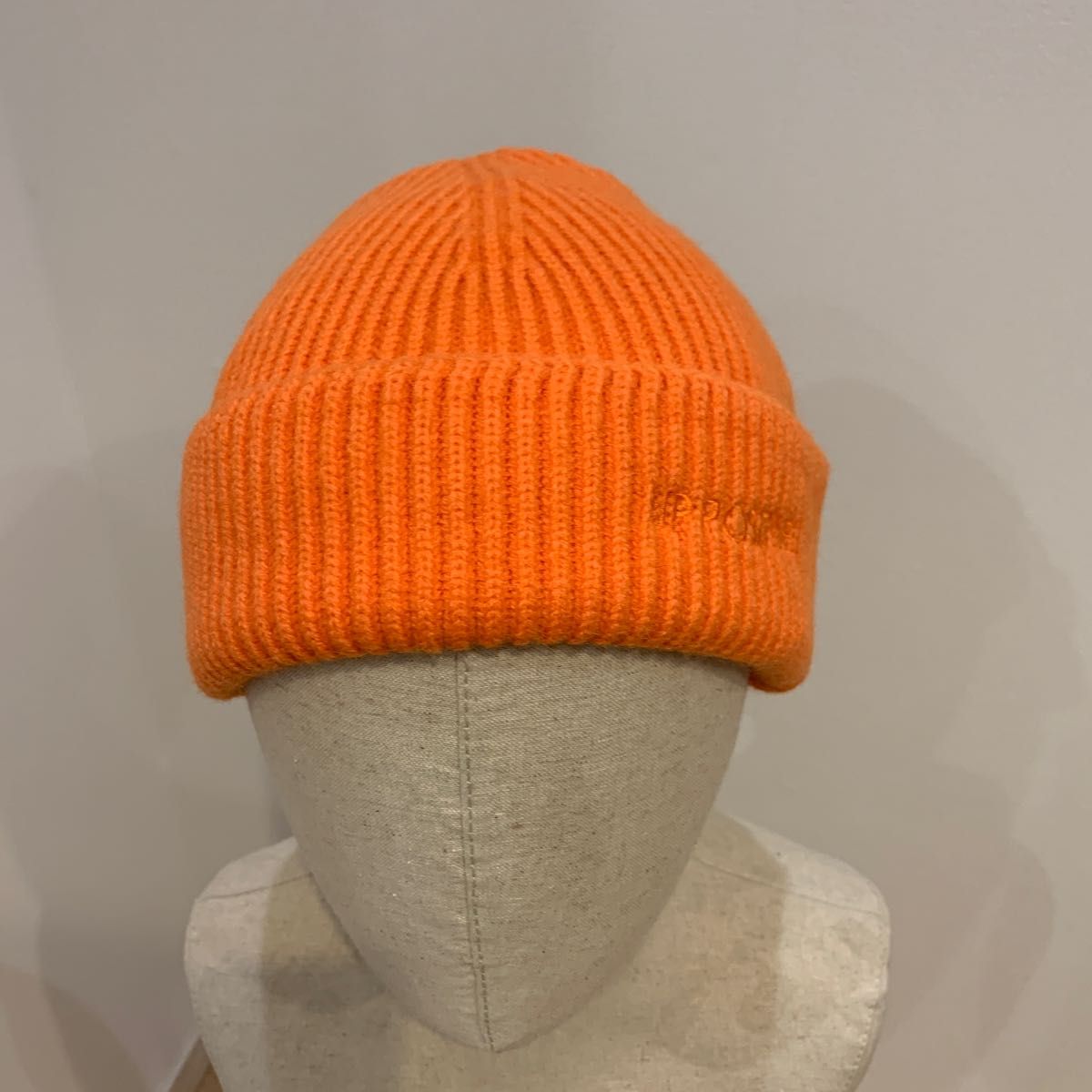 冬用 春夏  ニット帽 サマーニットキャップ おしゃれ かわいい 男性 女性 オレンジ色