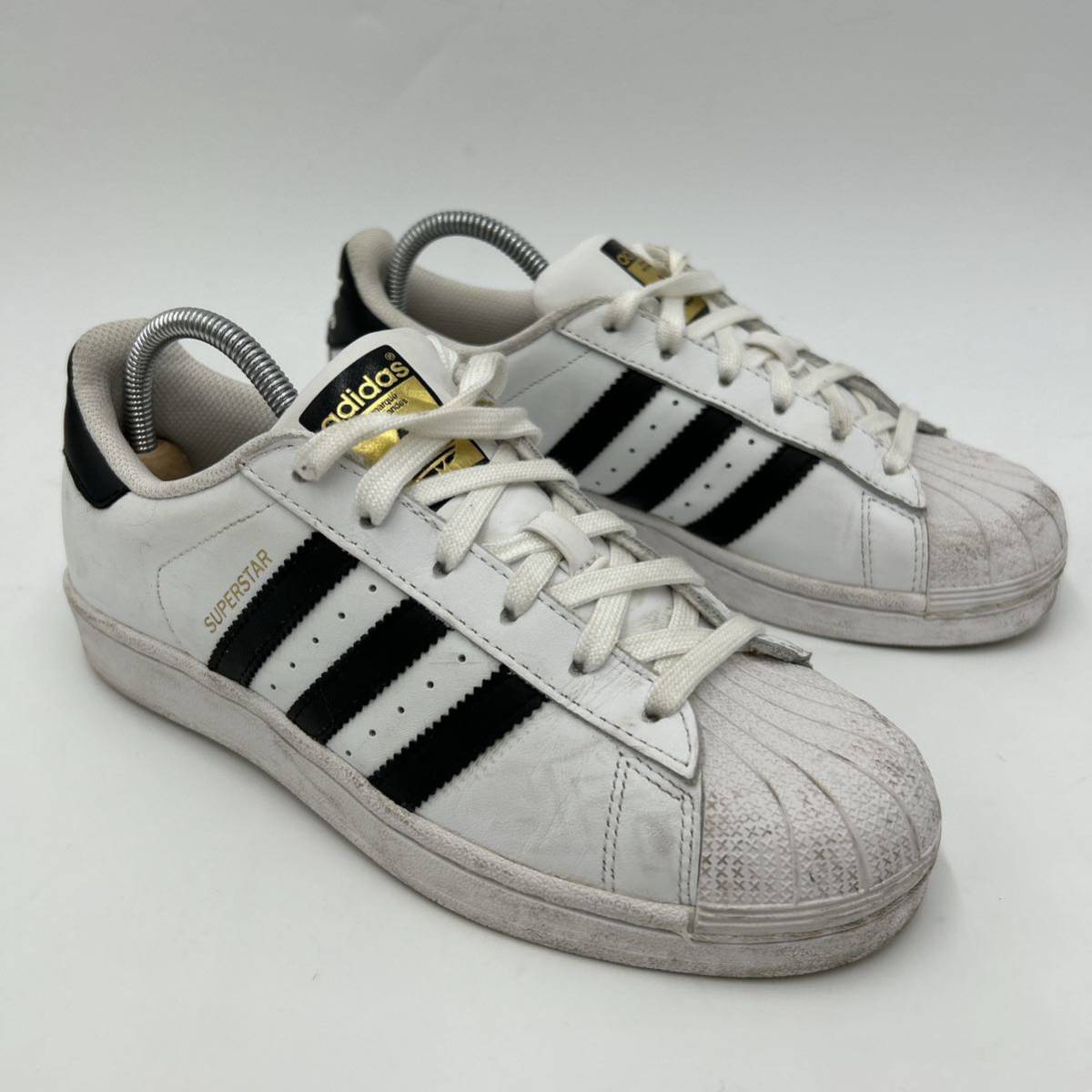 A @ 16年製 '人気 王道モデル'『adidas originals アディダスオリジナルス』SUPERSTAR スーパースター LOW CUT スニーカー 23cm 靴 C77153_画像2