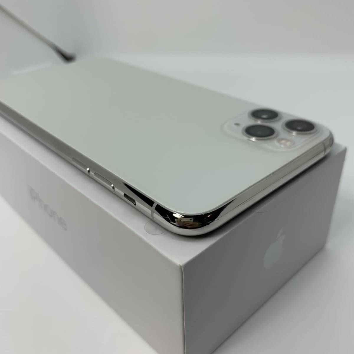 新品　iPhone 11 Pro Max シルバー 512 GB SIMフリー_画像5