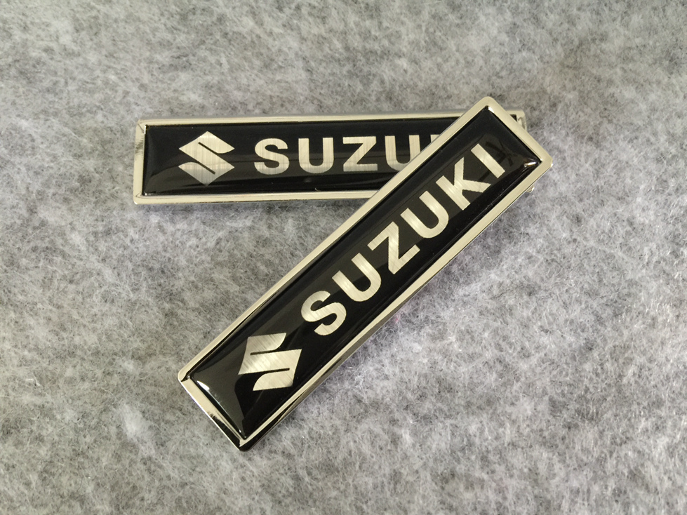 スズキ SUZUKI 車用デカール カーステッカー プレート エンブレム フェンダーバッジ シール 傷を隠す 2枚セット　21番_画像2