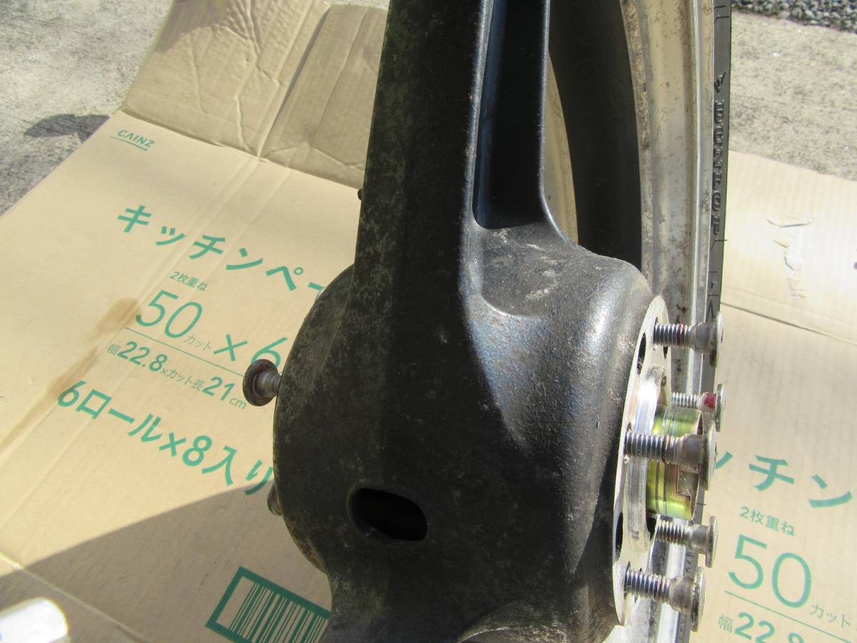 KAWASAKI　ZZR1100　D型　フロントホイール　純正　ZXT10D-009…　部品取車からの取り外し_画像9