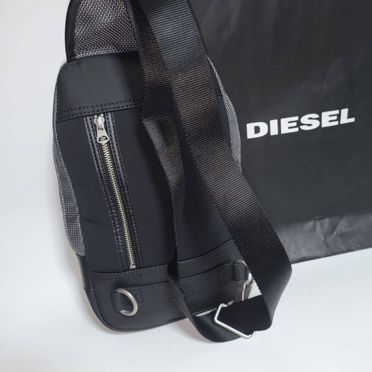 未使用◇ディーゼル ALTAIRO クロスボディバッグ サコッシュバッグ 斜めがけ DIESEL メンズ レディース ユニセックス 1円 未使用◇ディーゼル ALTAIRO クロスボディバッグ サコッシュバッグ 斜めがけ DIESEL メンズ レディース ユニセックス 1円