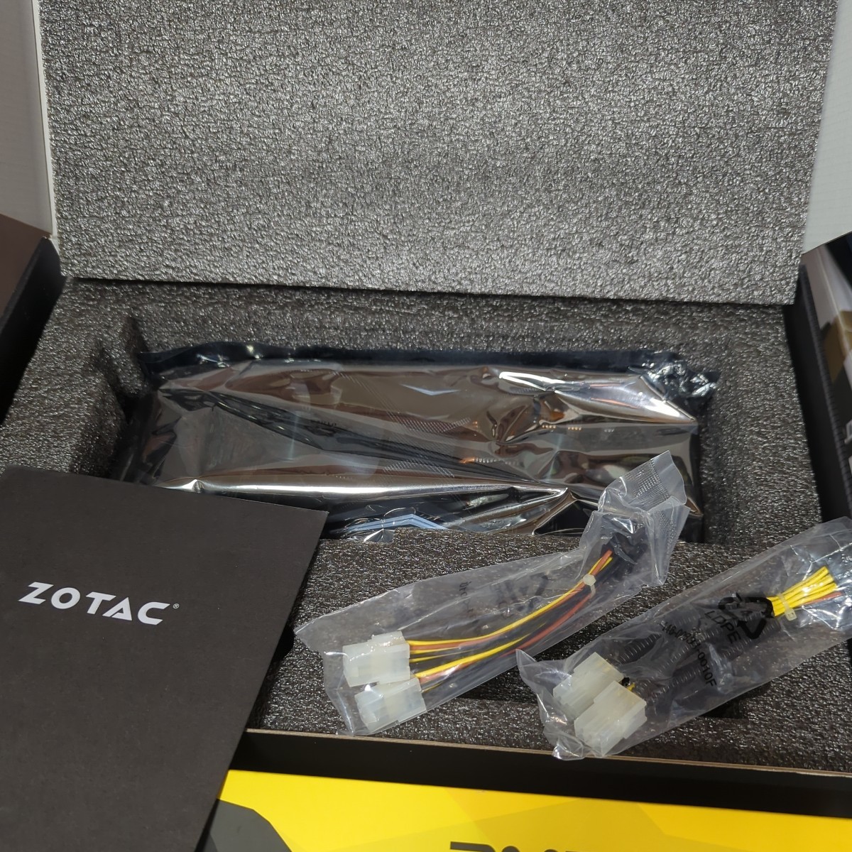 ZOTAC GeForce GTX 1070 AMP Edition 8GB GDDR5 OC2ファンモデル ZTGTX1070-8GD5AMP01/ZT-P10700C-10P_画像7