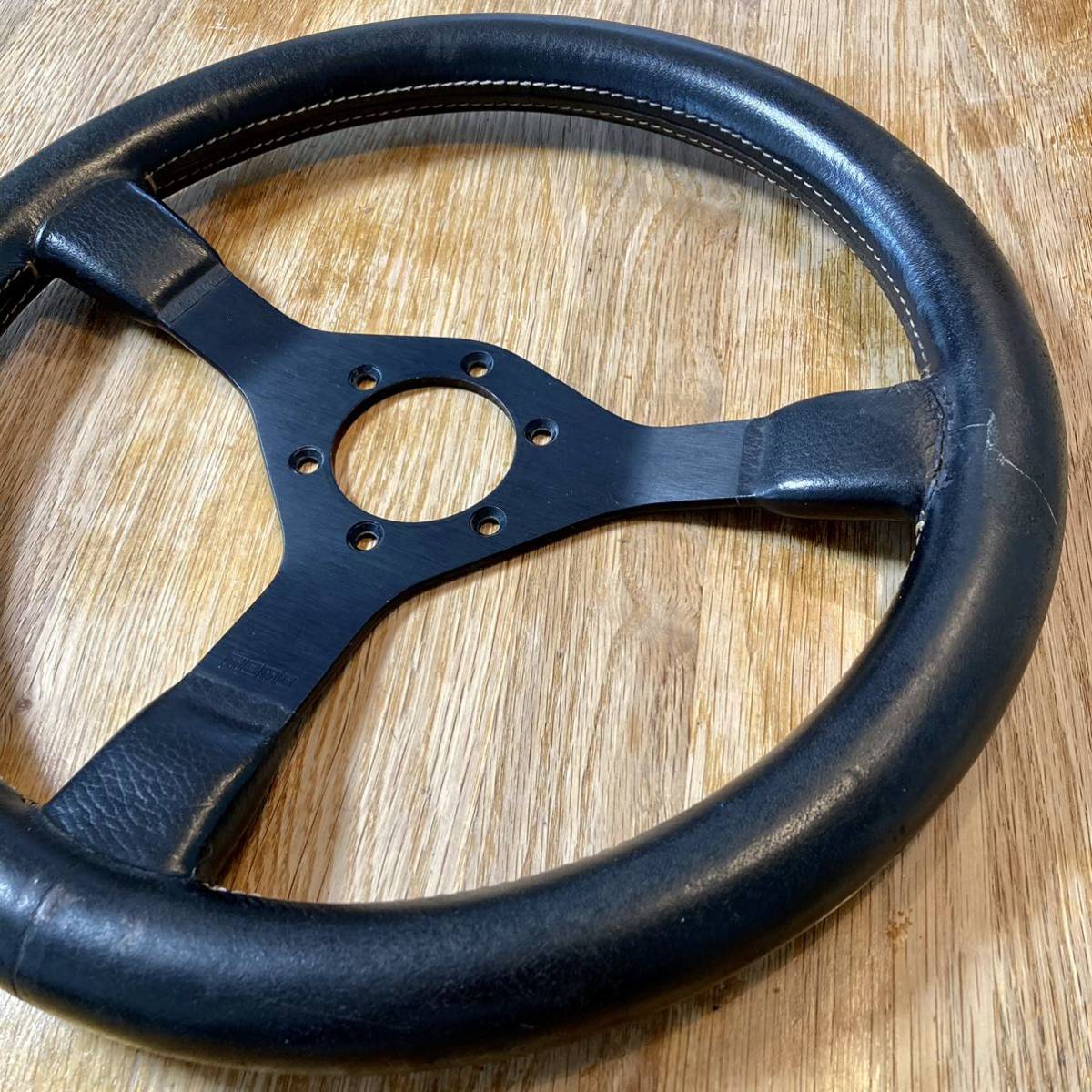 MOMO Mario Gabriele Andretti Leather Steering wheel モモ マリオ アンドレッティ レザー ステアリング ハンドル φ35cm イタリア製_画像3