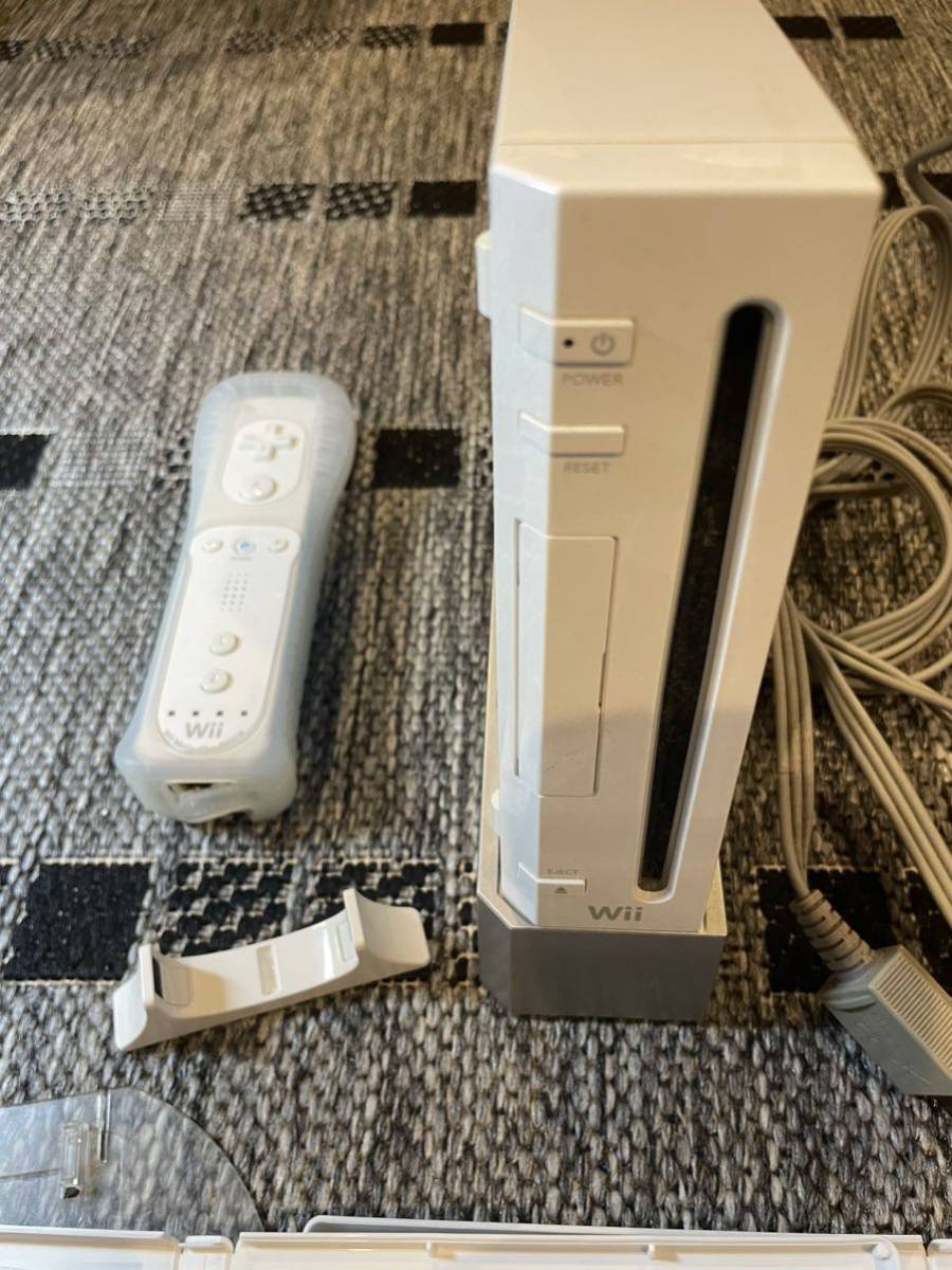 任天堂 Wii Nintendo 本体ソフト太鼓の達人5本太鼓とバチ他ソフト3本スマブラ等色々大量セット　ジャンク_画像3